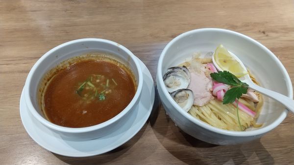 「蛤と鶏のつけSOBA並1000円」@むぎとオリーブ さいたま新都心店の写真