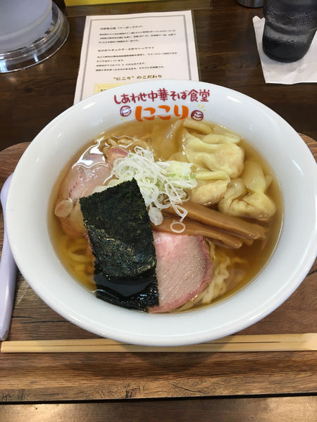 「わんたん中華そば　1,080円」@しあわせ中華そば食堂 にこりの写真