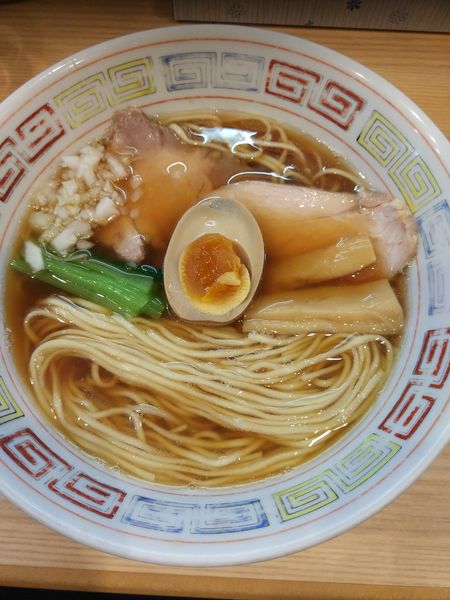 「醤油ラーメン」@ほっこり中華そば もつけの写真