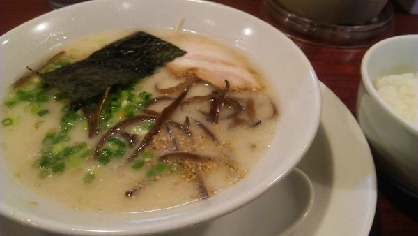 「まるきんラーメン 720円+ごはん 160円」@博多まるきんラーメン 春日店の写真