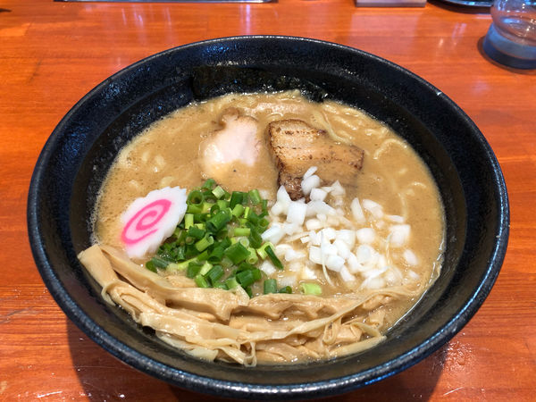 「濃厚中華そば」@中華そば 輝羅の写真