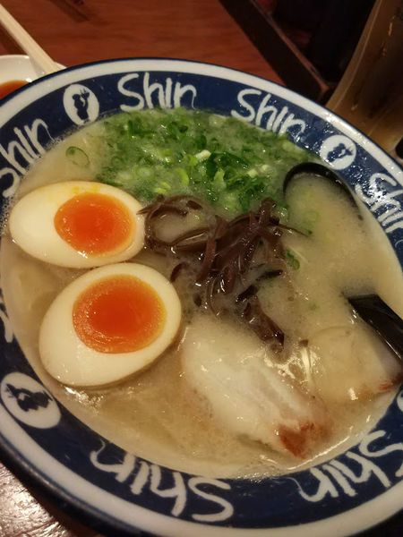 「豚骨ラーメン」@博多らーめん ShinShin 天神本店の写真
