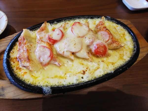 「鉄板Wチーズ餃子　740円」@宇都宮餃子館 駅前中央店の写真