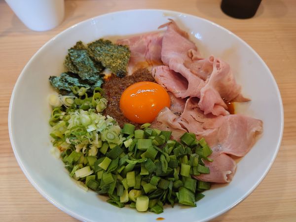 「台湾まぜそば（追い飯付き）850円」@中華そば 四つ葉 東松山臨時店舗の写真