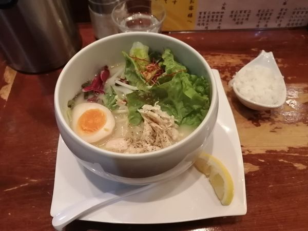 「鶏白湯塩そば」@鶏白湯麺 蔭山 高田馬場店の写真