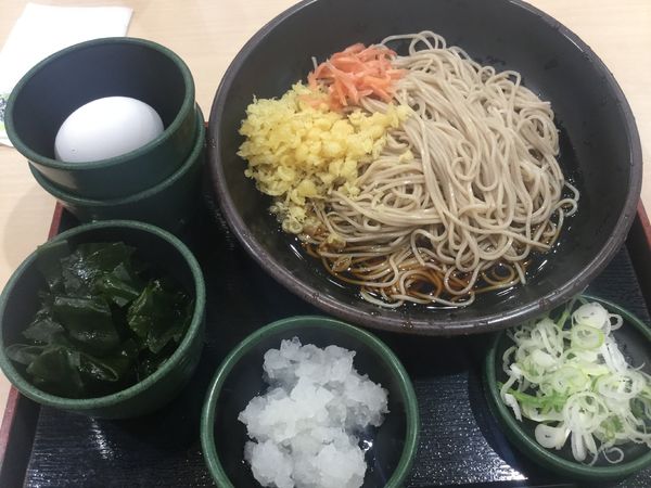 「朝そば鬼おろし・わかめ変更+生卵（￥360）」@ゆで太郎 錦町店の写真