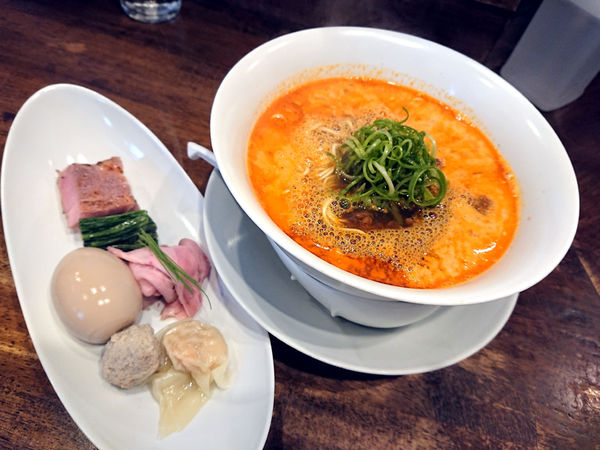 「担担麺+特製トッピング」@創作麺工房 鳴龍の写真