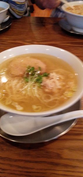 「塩ラーメン+半チャーハン　ランチ」@手打ちラーメン 本丸の写真