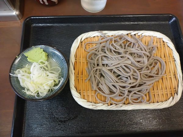 「田舎そば（720円）＋紅生姜天（130円）」@そば切り うちばの写真