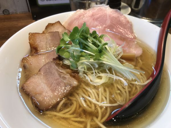 「塩煮干しチャーシュー麺」@中華そば カリフォルニアの写真