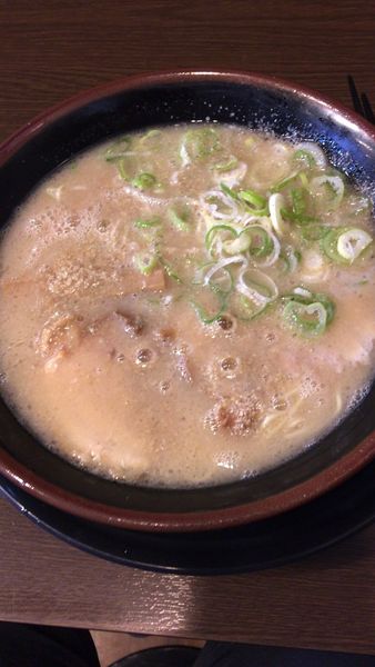 「博多豚骨ラーメン　690円」@麺や 極の写真