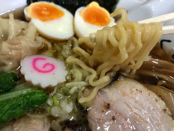 「はな盛りラーメン　醤油　1020円」@華の蔵 館山店の写真