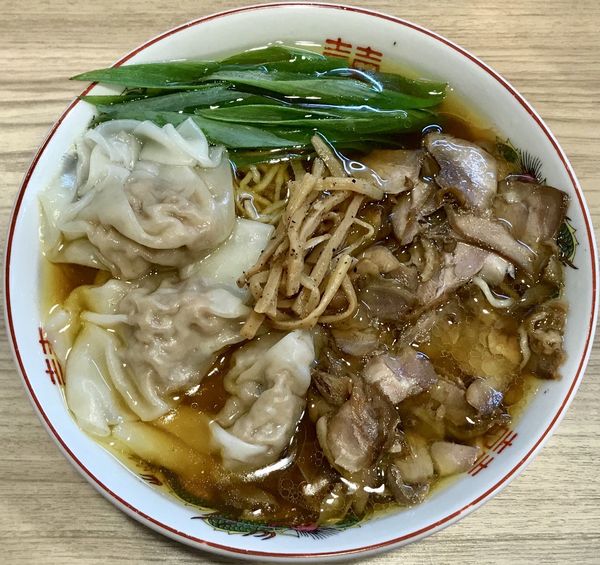 「醤油ワンタン ＋ 替玉極細バリカタ麺」@くじら食堂bazar 三鷹店の写真