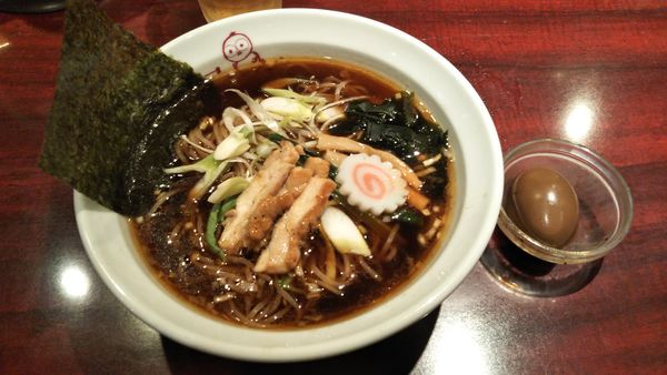 「ととこ醤油ラーメン+薬膳味付け玉子」@麺ダイニング ととこの写真