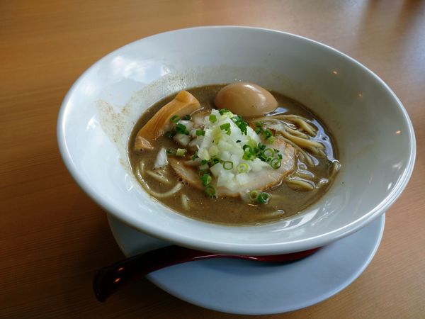 「煮干しそば＋味玉」@らーめんキッチン いいづかの写真