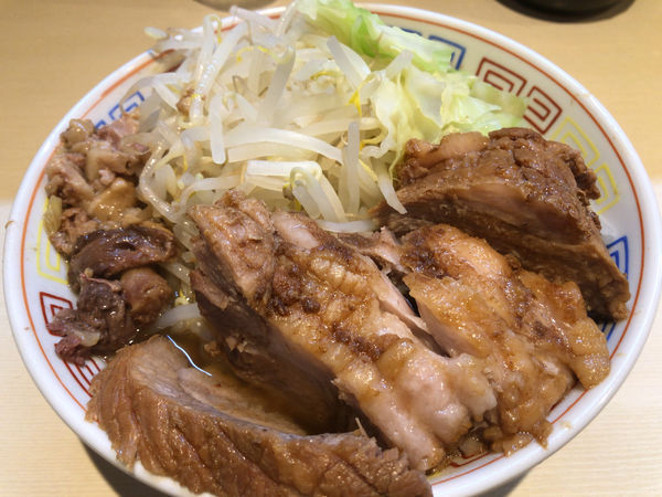 「豚増しらーめん　少なめ」@らーめん 陸 尾山台店の写真