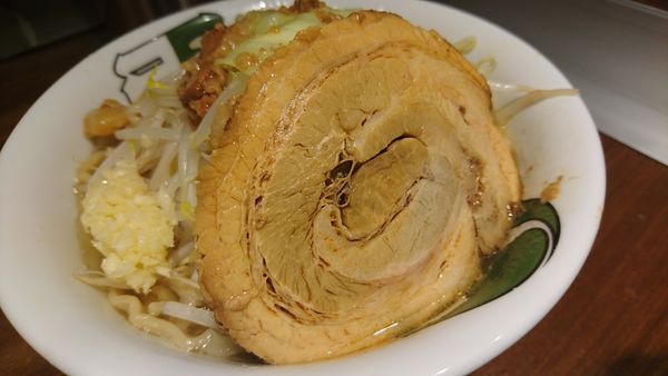 「雷そば並 ニンニク、ヤサイちょい増し」@ラーメン 雷 東京本丸店の写真