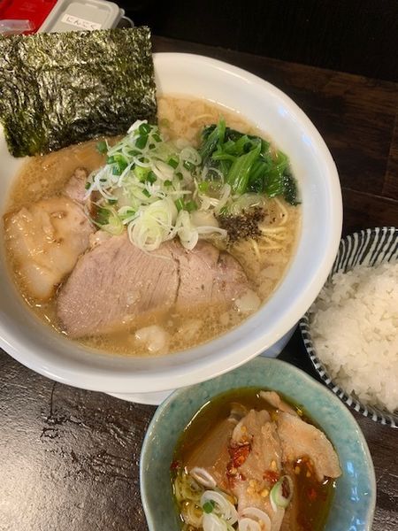 「背脂中華そば680円　からし焼きセット150円」@中華そば 天の写真