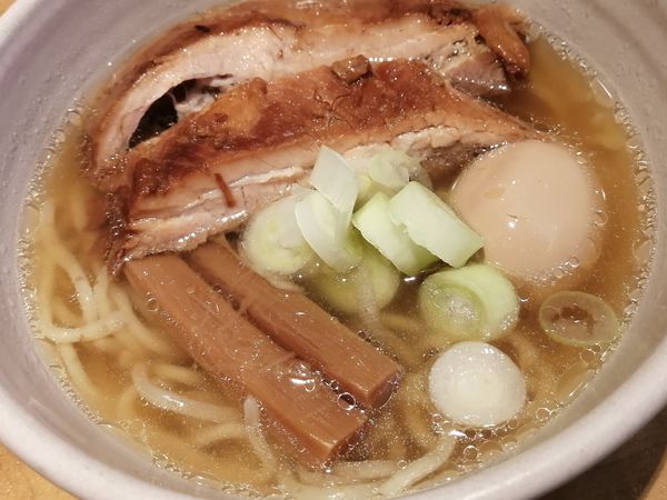 「macro（クーポン無料）＋焼豚追加¥220＋煮玉子¥55」@人類みな麺類 東京本店の写真