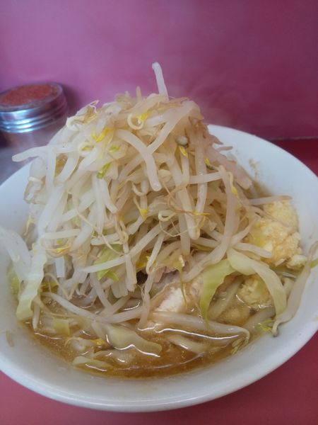 「少なめ680円(ニンニク・ヤサイ・アブラ)」@ラーメン二郎 ひばりヶ丘駅前店の写真