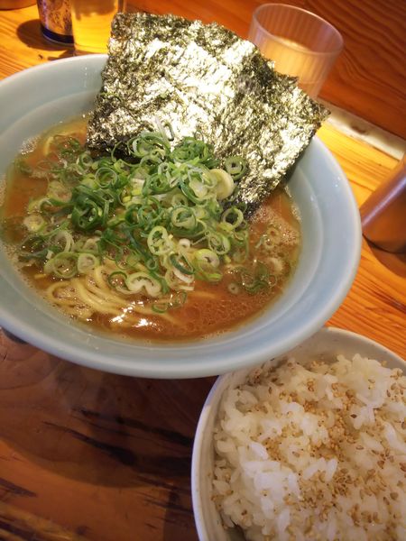 「朝ラーのり増し(５枚)固め多め」@横浜ラーメン 武蔵家 大井町店の写真