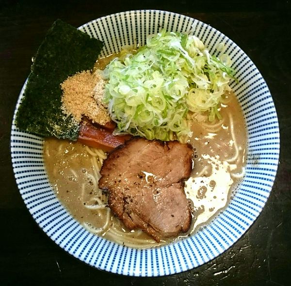 「しおらーめん＋煮干に変更＋どろどろに変更＋ねぎ」@らーめん こてつの写真