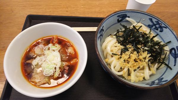 「大辛冷やし肉つけ」@宮武讃岐うどん 成田空港第3ターミナル店の写真