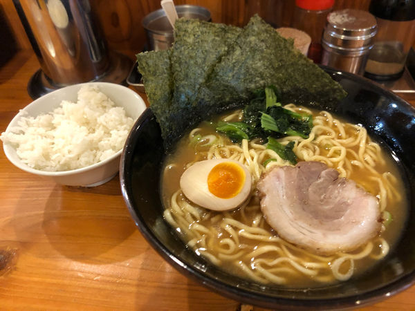 「醤油並(小ライス付き)」@横浜らーめん ねぎし家の写真