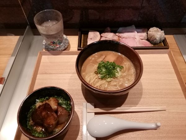「らぁめん TOKYO-X純粋豚骨　並（160g） 1200円」@中華蕎麦 とみ田の写真