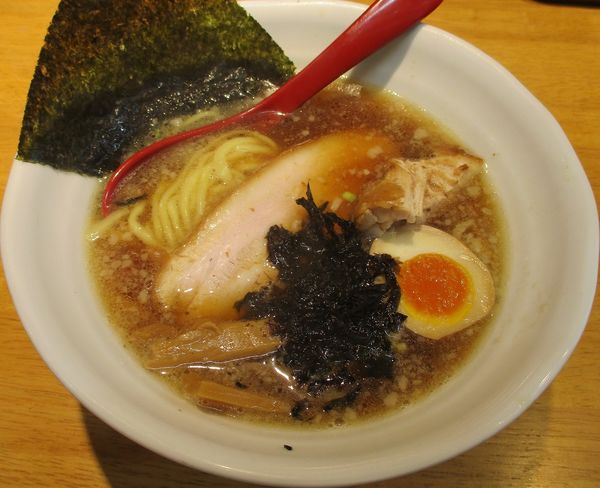 「醤油らーめん　740円」@萬馬軒の写真