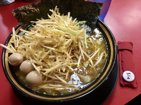 「辛ネギラーメン」@家系ラーメン とらきち家の写真