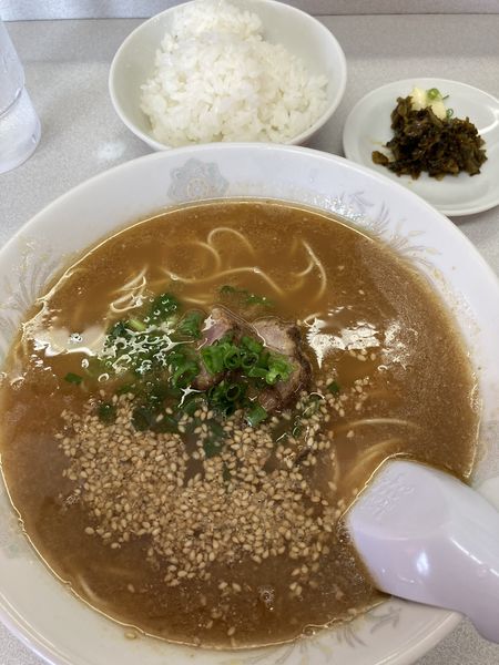 「ラーメン餃子セット＋替え玉」@長浜ら〜めん とんこつ屋の写真