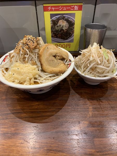 「雷味噌特盛り（1100円+100円）プラス野菜マシ（100円」@雷 北松戸本店の写真