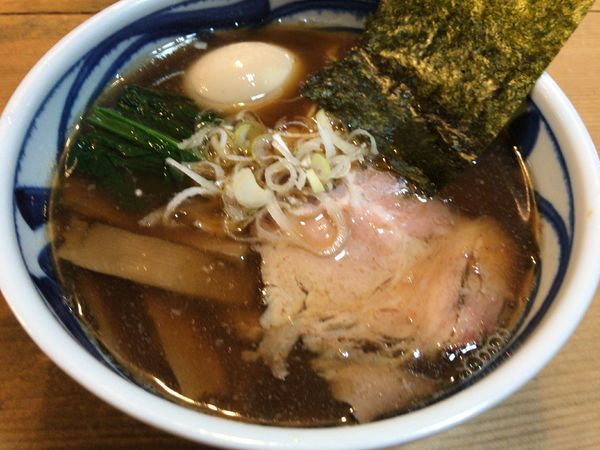 「醤油ラーメン750円＋味玉100円」@らーめん たきたろうの写真