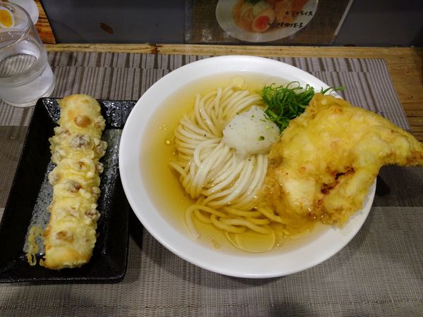 「鶏天ぶっかけ＋大盛り＋ちくわ天」@麺屋 坂本01の写真