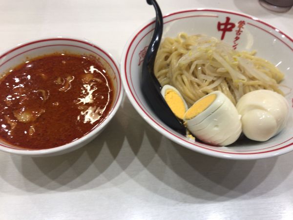 「冷やし味噌ラーメン+スライス玉子×２」@蒙古タンメン 中本 上板橋本店の写真