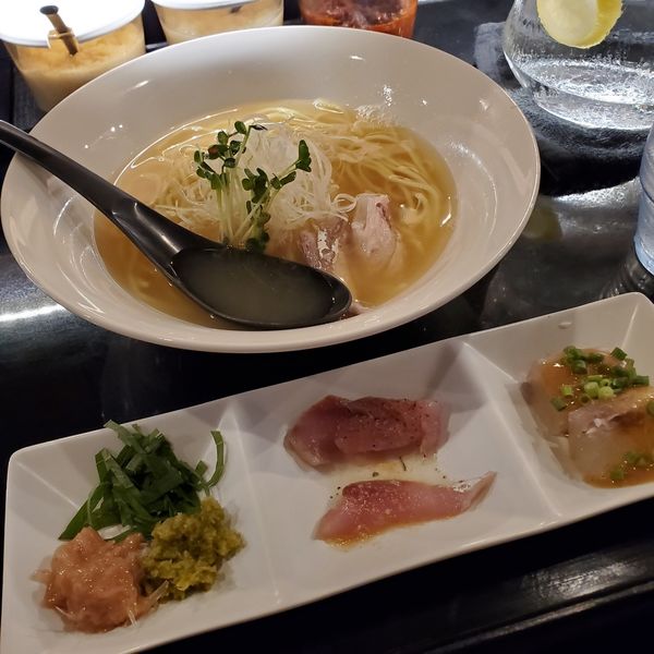 「DAIKIイナダのらーめん仕上げはお客様の元で…(¥950)」@SHOWTIME-Ramen-の写真