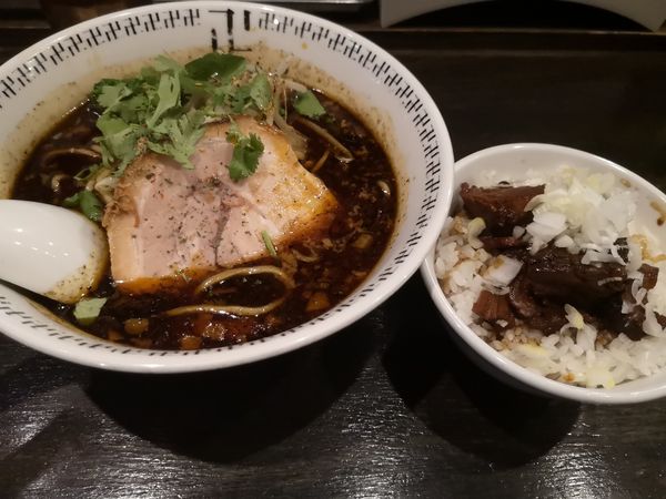 「スパイスラーメン880円チャーシュー丼250円」@スパイス・ラー麺 卍力の写真