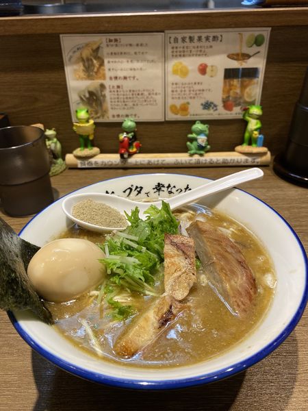 「味玉煮干ラーメン＋和え玉」@さかなとブタで幸なった。の写真