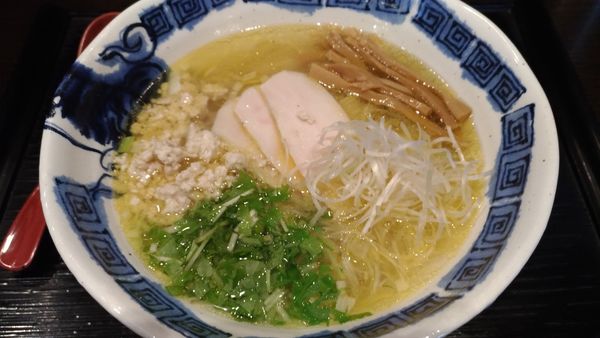 「つくば茜鶏塩ラーメン」@龍のひげの写真