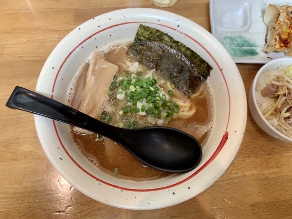 「らー麺」@麺や うしおの写真