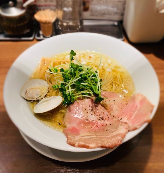 「赤鶏と蛤の淡麗中華そば（塩￥790）」@麺屋 ねむ瑠の写真