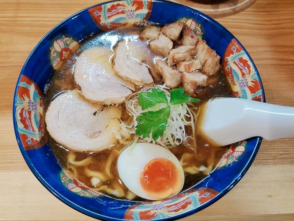 「特製手揉み醤油らーめん」@麺FACTORY JAWS 2ndの写真