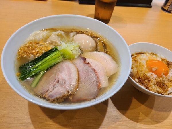 「塩特製らぁ麺¥1200+名古屋コーチン卵かけご飯¥250」@らぁ麺 すぎ本の写真
