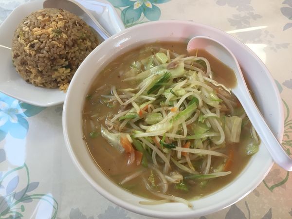 「野菜たっぷりタンメン＋チャーハン」@中華料理 鑫鑫の写真