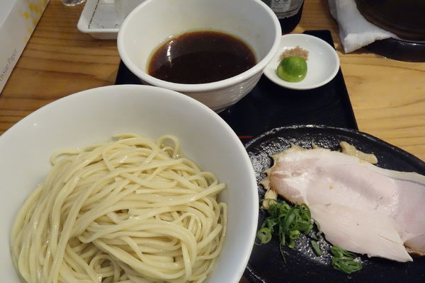 「醤油つけ麺+藻塩＆すだち」@麺屋鈴春の写真