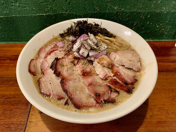 「濃厚中華そば…800円・チャーシュー…＋250円」@ラーメン めろうの写真