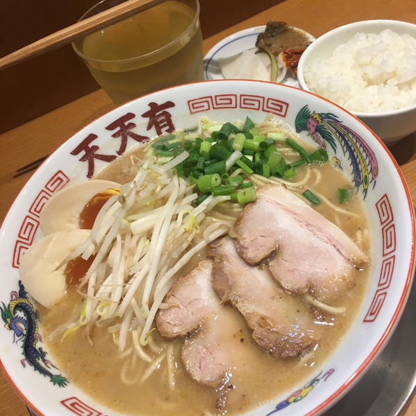 「味玉付き、ライス小」@らーめん天天有 神田の写真