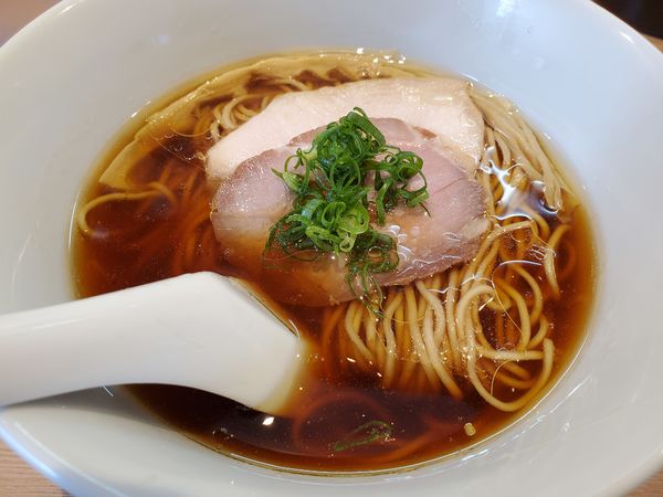 「醤油らぁ麺」@らぁ麺 はやし田 横浜店の写真
