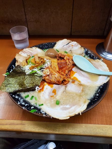 「トリプル(ミソ＋チャーシューメン＋ホルモン)」@屋台ラーメンとんこつ貴生 稔台店の写真